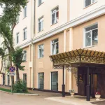 Централь Отели рядом с достопримечательностью «Казанская церковь»