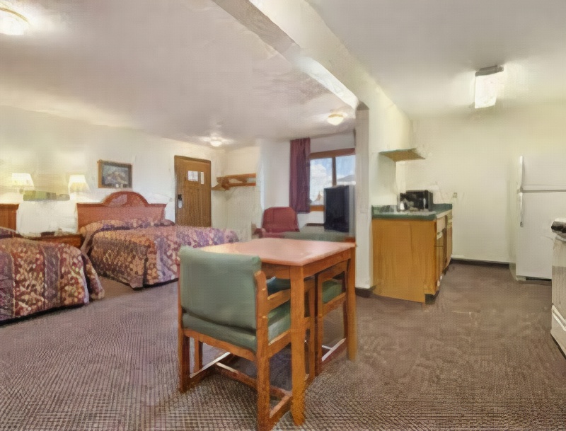 Super 8 by Wyndham Shipshewana