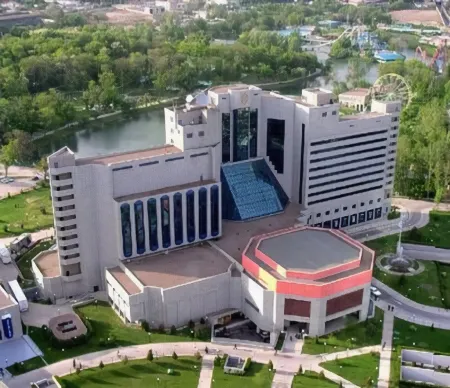 AZIMUT Grand Hotel Tashkent Отели рядом с достопримечательностью «ИСПОЛНИТЕЛЬНЫЙ КОМИТЕТ РЕГИОНАЛЬНОЙ АНТИТЕРРОРИСТИЧЕСКОЙ СТРУКТУРЫ ШАНХАЙСКОЙ ОРГАНИЗАЦИИ СОТРУДНИЧЕСТВА»