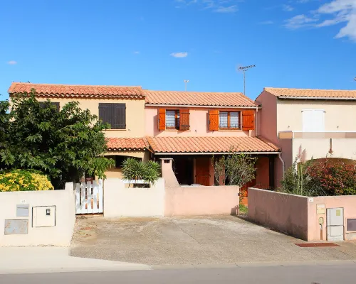 Les Colombes Hotels in Fleury