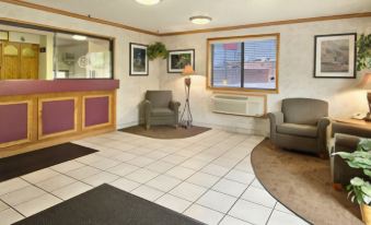 Super 8 by Wyndham Dunbar/Charleston Area