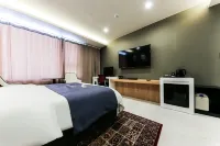 Cheongju Leaders Hotel Hotels near Munam Park