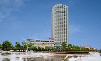 Xuanwei Xuanneng International Hotel (Railway Station)