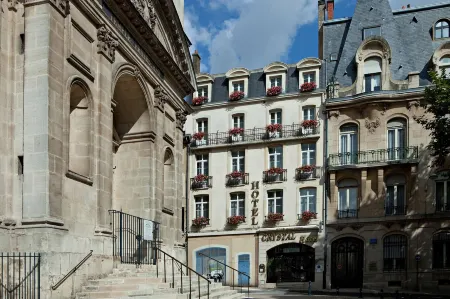 Best Western Plus Crystal, Hotel & Spa Отели рядом с достопримечательностью «Basilique Notre-Dame-de-Lourdes»