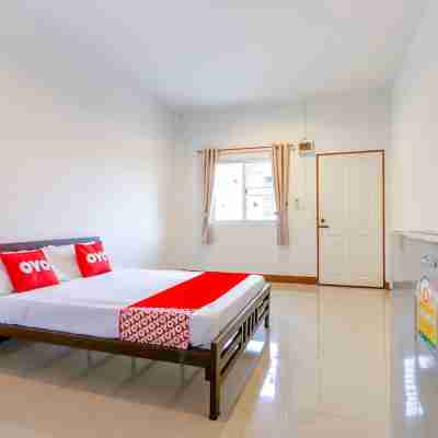 OYO 873 Smart and Smile Apartment Rooms