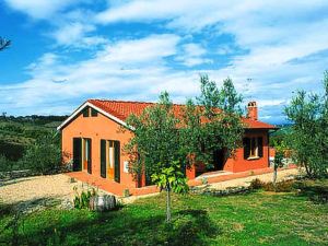 Accogliente casa vacanze a Montespertoli con giardino