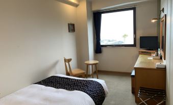 5. Hotel Se..