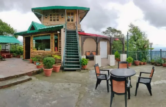 加里帕尼堡酒店