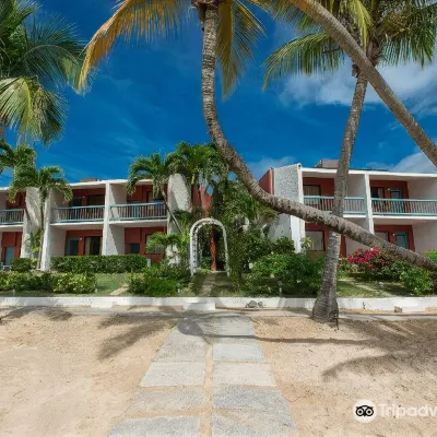 Bolongo Bay Beach Resort Hotels near Christmas Cove