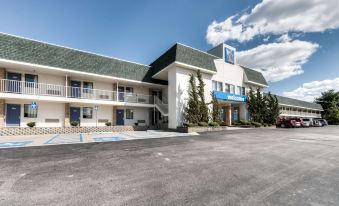 Motel 6 Niantic, CT - New London