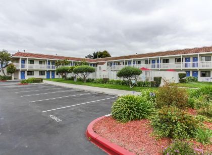 Motel 6 Salinas, CA - North Monterey Area