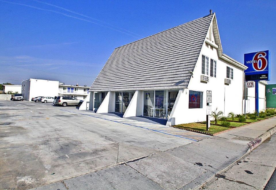 Motel 6-Long Beach, CA - International City-Long Beach Updated 2023 Room  Price-Reviews u0026 Deals | Trip.com