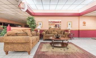 Castle Inn & Suites by OYO Lawton