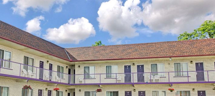 Falls Lodge by the Falls (Formerly Knights Inn) Hotels in Niagara Falls
