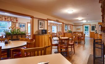 Silver Fox Inn