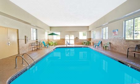 Microtel Inn & Suites by Wyndham Roseville/Detroit Area - Housity