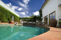 Admiralty Inn - Pool