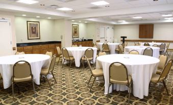 Hampton Inn & Suites Chesapeake-Square Mall
