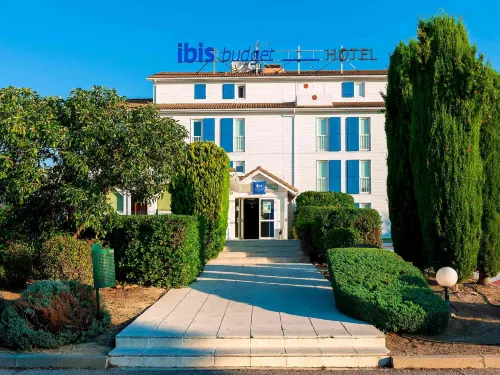 Sure Hotel by Best Western Nimes Est Hotels in Sainte-Anastasie