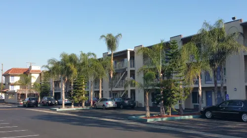 Beachside Inn Hotels in Anaheim