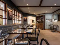 Fino Hotel & Suites Hotels near Turanga