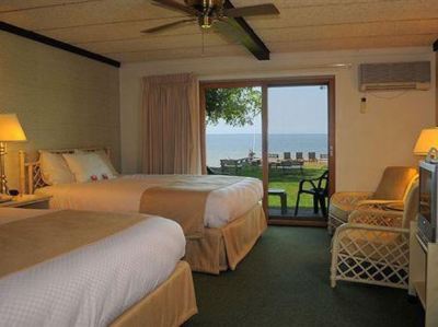 2 Queen Bed Room with Harbour View