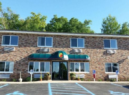 AmericInn by Wyndham Petoskey