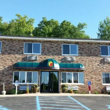 AmericInn by Wyndham Petoskey