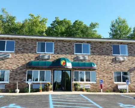 AmericInn by Wyndham Petoskey Hotels in Petoskey