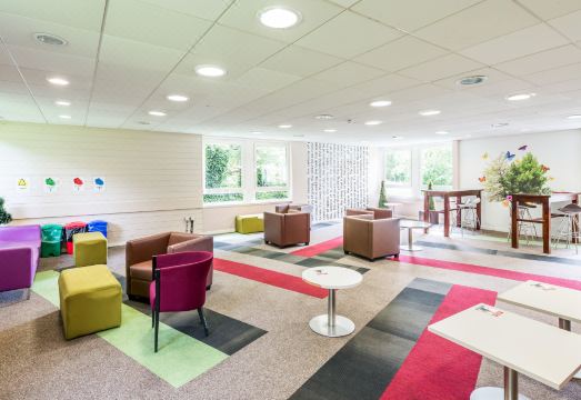 2. 서머 스테이 앳..