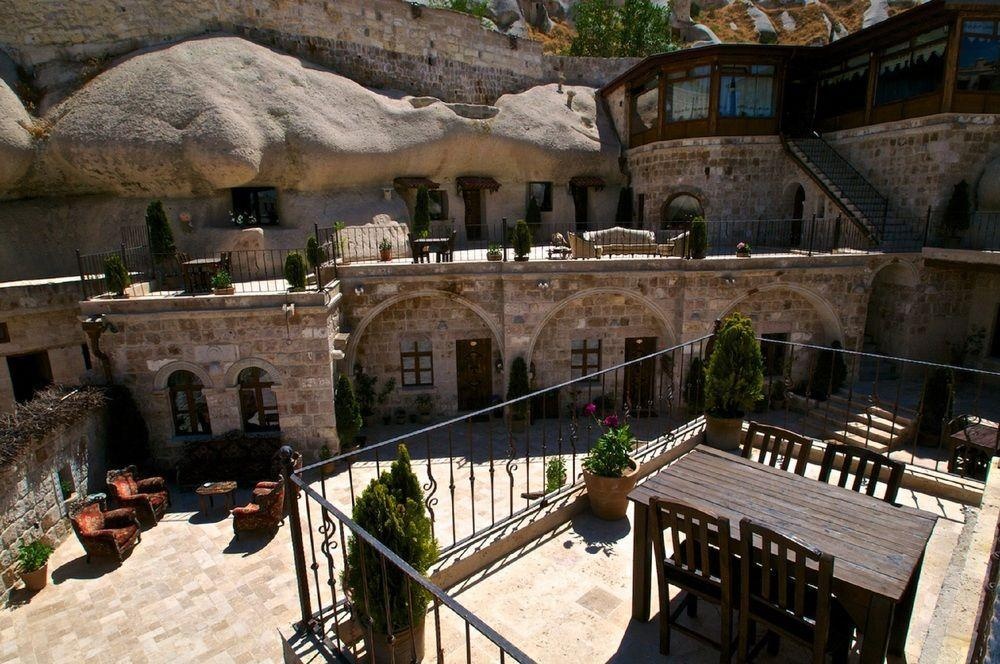 Grand Cave Suites