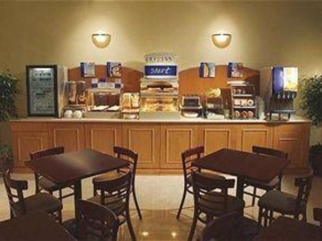 Holiday Inn Express & Suites Cambridge, an Ihg Hotel