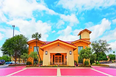 La Quinta Inn by Wyndham San Antonio Lackland Hotels near Stapleton Park