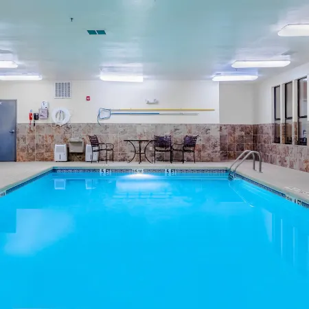 Comfort Inn & Suites Canton Riverstone Area