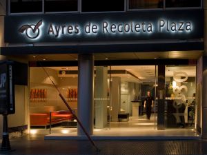 Recoleta Plaza by Ayres