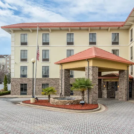Comfort Inn & Suites Hamilton Place
