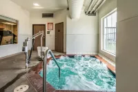 Comfort Inn & Suites - Hot Tub