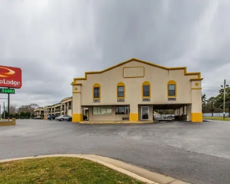Econo Lodge Byron Near Historic District - Warner Robins Hoteles en Byron