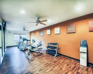 Comfort Suites Beachside - salle de sport