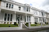 Embassy Apartments Hotels near Kilmardinny Loch