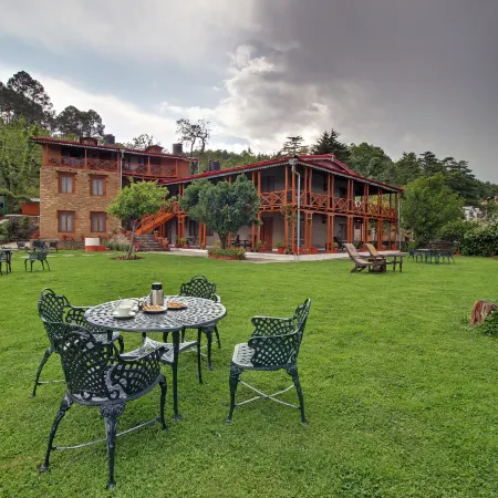 Chevron Eco Lodge