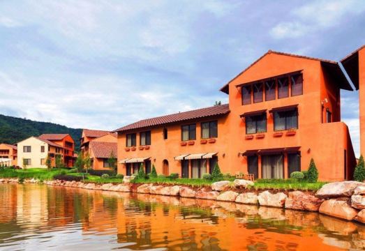 3. 호텔 라 카세타..