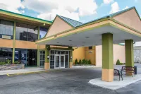 Quality Inn O'Hare Airport Hotels in Schiller Park