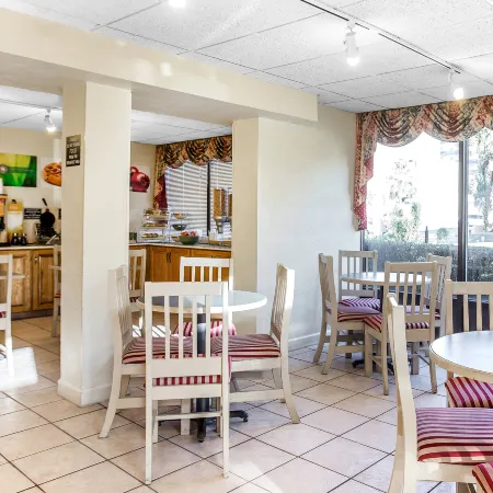 Quail Inn and Suites