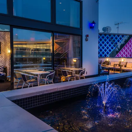 Beacon Hotel & Corporate Quarters Отели рядом с достопримечательностью «Площадь Фаррагута»