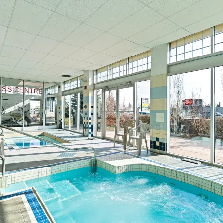 Super 8 by Wyndham Macleod Trail Calgary