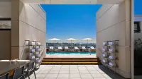 Andaz San Diego, by Hyatt - Rooftop Pools