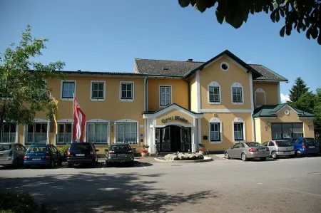 Hotel-Restaurant Moser Pöchlarn Отели в г. Ибс-на-Дунае