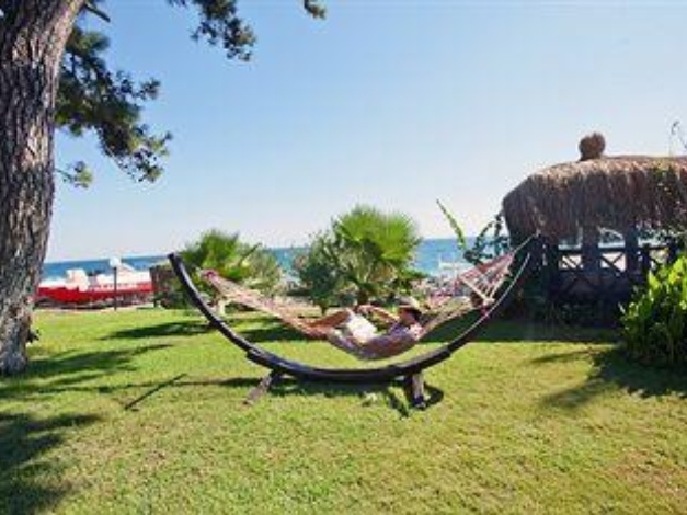 Crystal Aura Beach Resort & Spa – All Inclusive