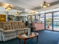 Rodeway Inn Near Melrose Ave Hotels near Paramount Studios